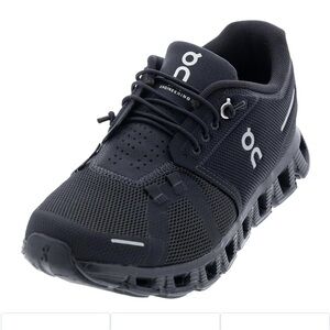 On cloud women’s shoes 8.5